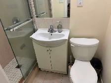 room for rent near York University - Photo 2