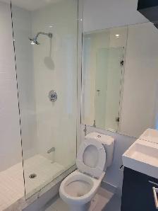Aura Condo 2 bed for rent- 388 Yonge st 63th floor - Photo 5