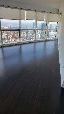 Aura Condo 2 bed for rent- 388 Yonge st 63th floor - Photo 7