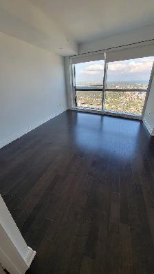Aura Condo 2 bed for rent- 388 Yonge st 63th floor - Photo 8