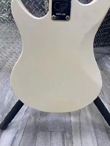 Vintage Avenger 4 String Bass Guitar 1980s - Photo 6