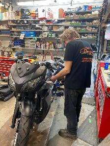 Shop Manager for Automotive and Electric Bike Store - Photo 4
