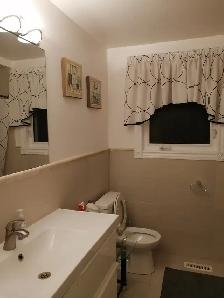 Available Now, Upstairs Master Bedroom in Lorne Park - Photo 2