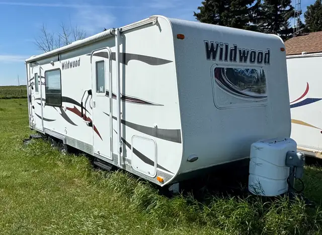 2012 Wildwood 25ft camper