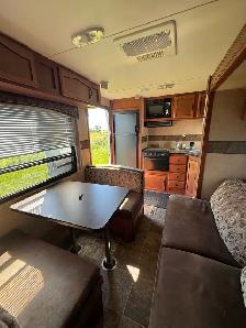 2012 Wildwood 25ft camper - Photo 7