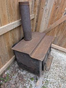 Cast Iron Wood Burning Fireplace Stove For Sale - Photo 2