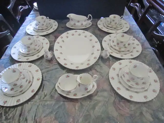Royal Albert FORGET-ME-NOT ROSE fine bone china set for 6
