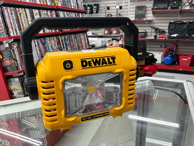 Lumière DeWalt