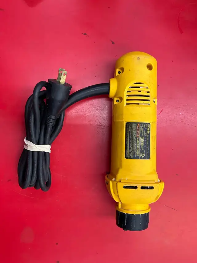 Toupis Dewalt