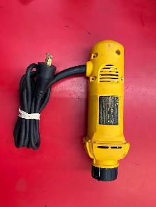 Toupis Dewalt