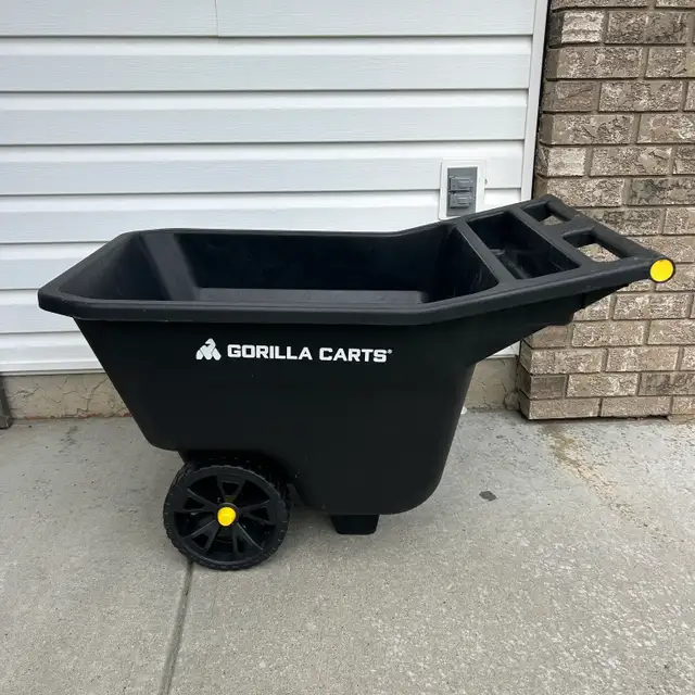 Gorilla Carts 5 cu. ft. Poly Yard Cart