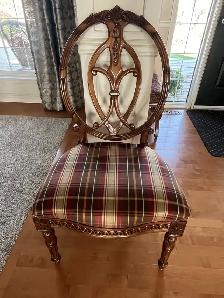 Dining Table with 8 Chairs - Photo 3