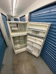 WHIRLPOOL WHITE REFRIGERATOR - Photo 6