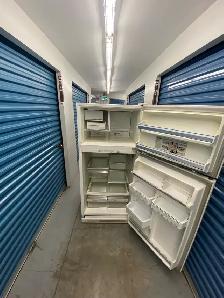 WHIRLPOOL WHITE REFRIGERATOR - Photo 8