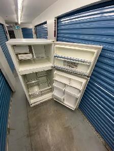 WHIRLPOOL WHITE REFRIGERATOR - Photo 9