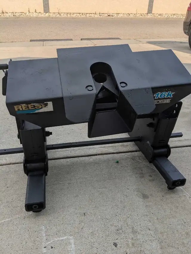Free Fifth Wheel Hitch