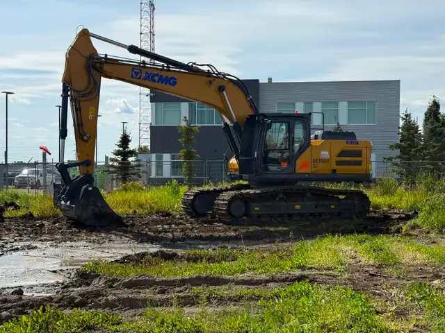 Finishing Excavator Operator