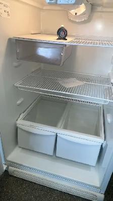 Whirpool Tall Refrigerator 30"-30 Day Warranty - Photo 4