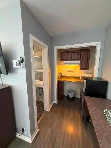Clean & Quiet Bachelor · Separate Bath · All-Inclusive - Photo 6