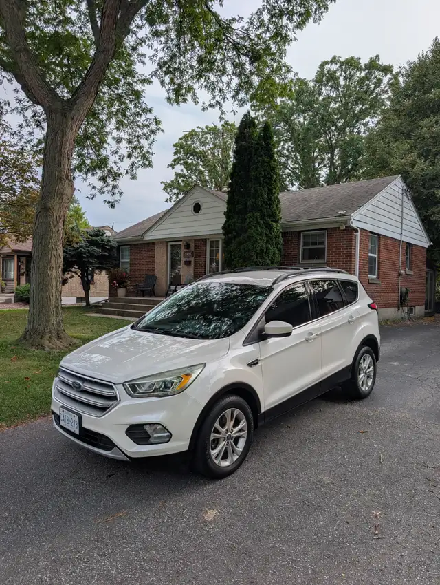 2017 Ford Escape SE EcoBoost for Sale (1 Owner) (Low Mileage) !