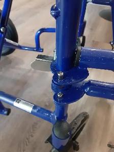 WHEELCHAIR - Like New Medline - Photo 3