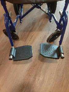 WHEELCHAIR - Like New Medline - Photo 7