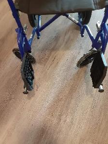 WHEELCHAIR - Like New Medline - Photo 8