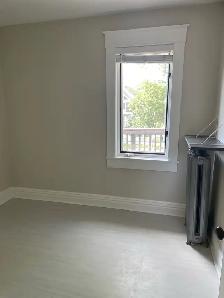 2 bedroom   sunroom for rent - Photo 6