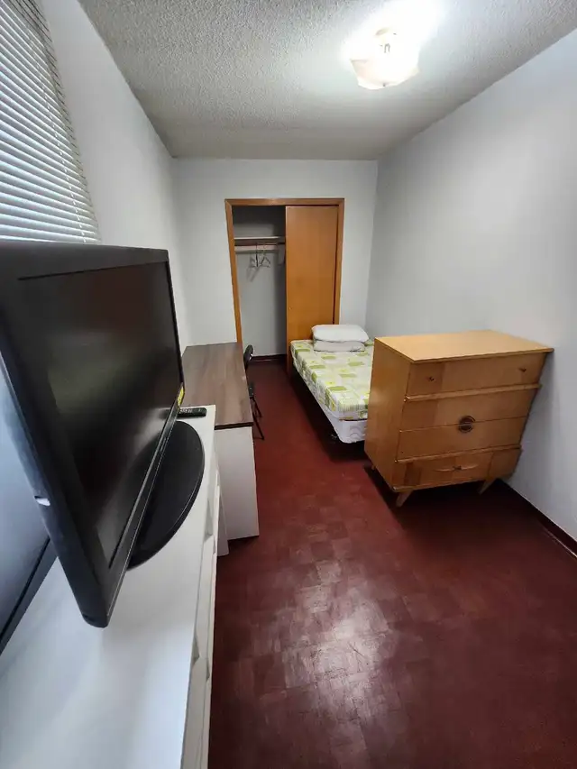 Furnished Rooms for Rent — Near York University