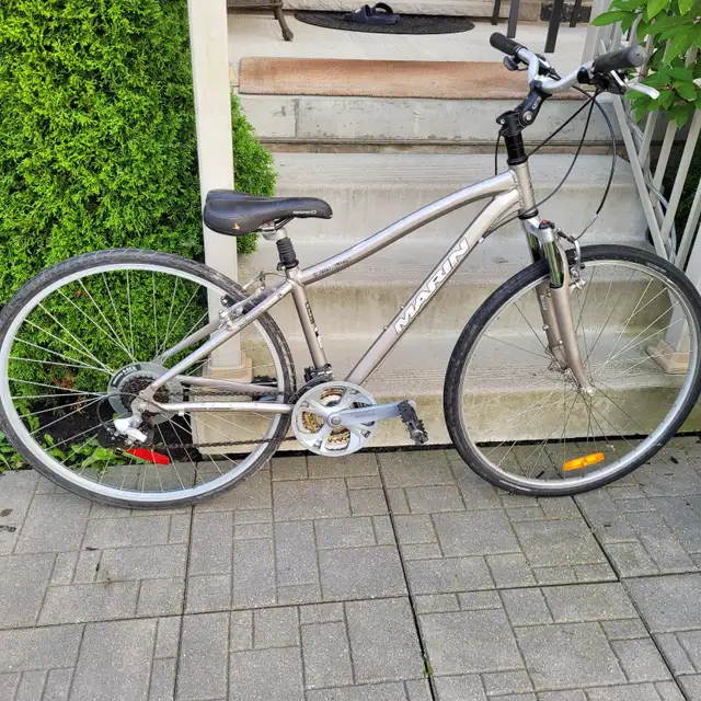 Marin KentField Hybrid Bike