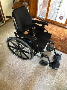 INVACARE WHEEL CHAIR, COLLAPSABLE  4 WHEEL WALKER