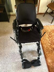 INVACARE WHEEL CHAIR, COLLAPSABLE  4 WHEEL WALKER - Photo 2