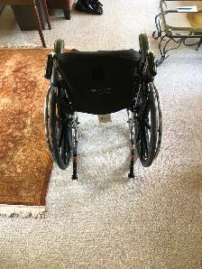INVACARE WHEEL CHAIR, COLLAPSABLE  4 WHEEL WALKER - Photo 3