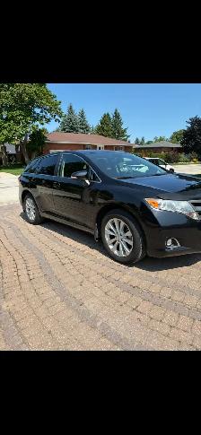 CERTIFIED 2015 Toyota Venza XLE AWD - 4 Cylinder - Photo 3