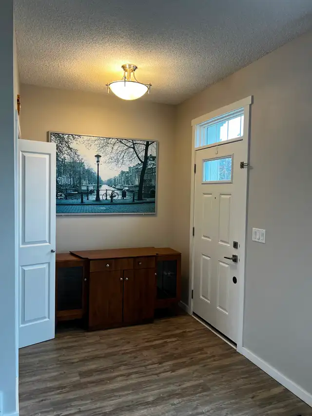 House for Rent – Spacious 4 Bedroom Home in Edmonton!