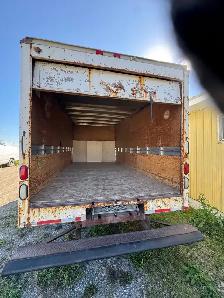 1996 E350 1 ton  cube van - Photo 5
