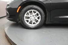 2025 Chrysler Pacifica Select - Call 902-466-9550 Leather Interi - Photo 12