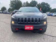 2016 Jeep Cherokee TRAILHAWK, CLEAN CARFAX, LEATHER, REMOTE STAR - Photo 4