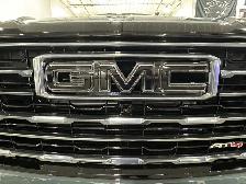 2026 GMC Yukon AT4 - Photo 8