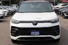 2026 Volkswagen Tiguan Comfortline R-Line Black Edition 4MOTION - Photo 3