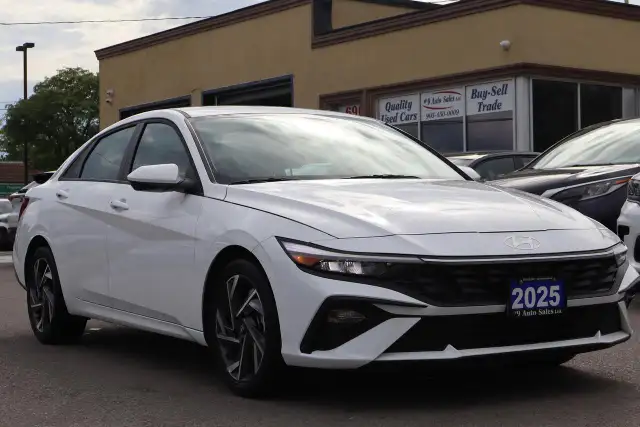 2025 Hyundai Elantra Preferred WITH SUNROOF