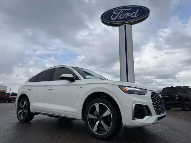 2023 Audi Q5 Sportback Progressiv 45 Quattro / LOADED! / LOW KM!