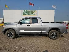 2017 Toyota Tundra - Photo 2