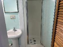 Quiet NON-SMOKING Room for Rent - Photo 5