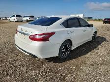 2018 Nissan Altima - Photo 28