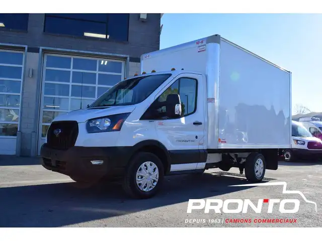 2023 Ford Transit Van Cube 12 pieds  Rampe de Chargement  Ca