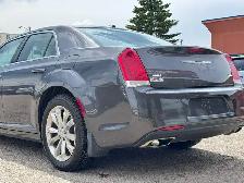 2016 Chrysler 300 4dr Sdn Touring AWD - Photo 7