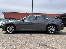 2016 Chrysler 300 4dr Sdn Touring AWD - Photo 8