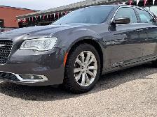 2016 Chrysler 300 4dr Sdn Touring AWD - Photo 9