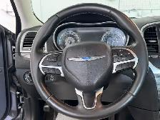 2016 Chrysler 300 4dr Sdn Touring AWD - Photo 15